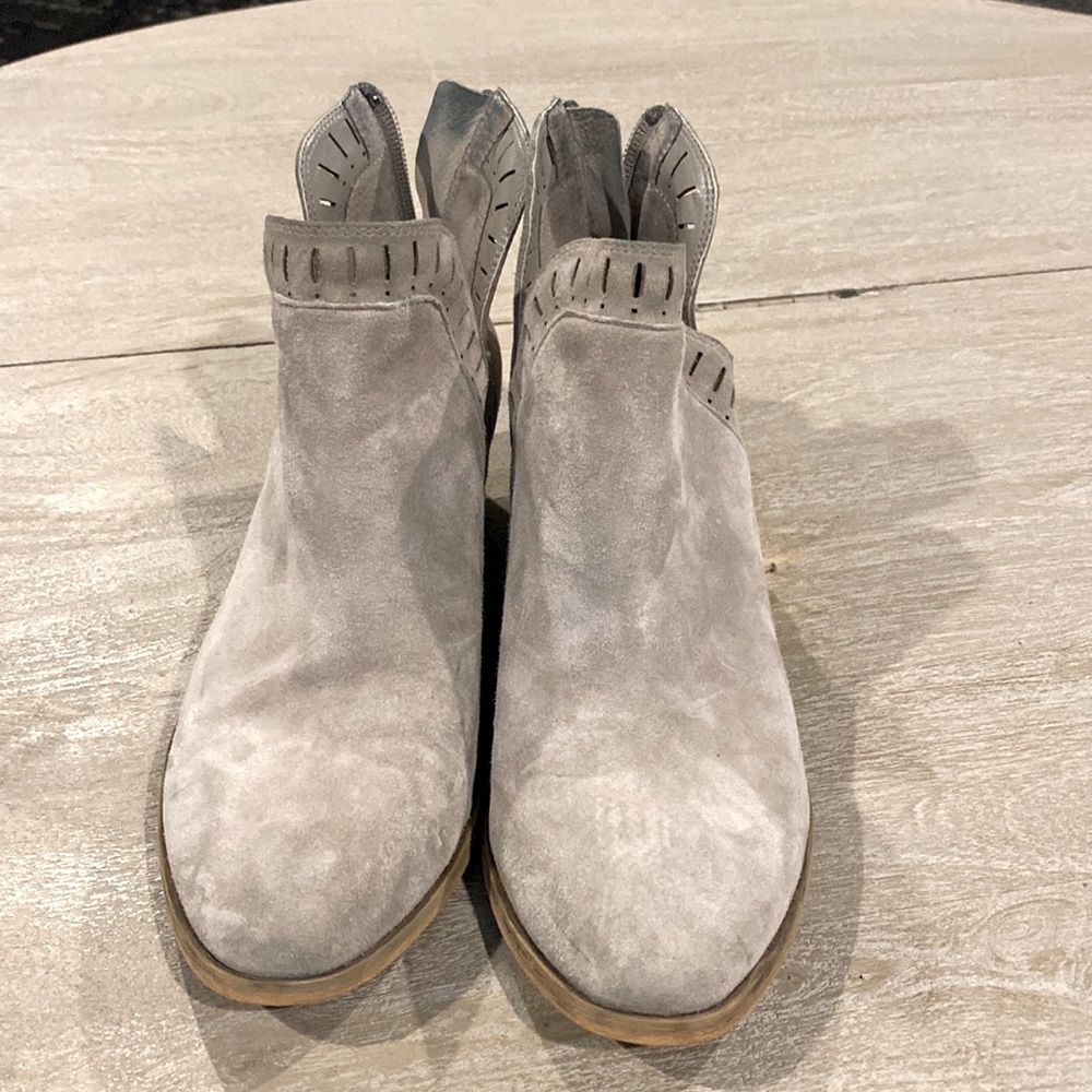 Carlson Grey ankle booties size 6.5